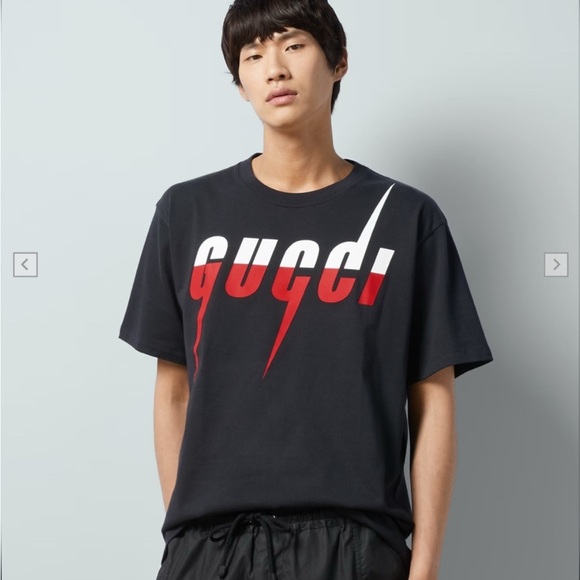 Gucci blade Black T-shirt with Red and White Logo - Picture 1 of 12
